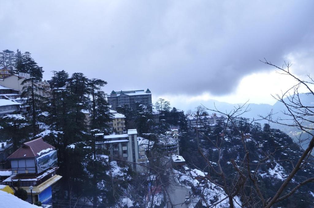Hotel Prestige Shimla Bagian luar foto